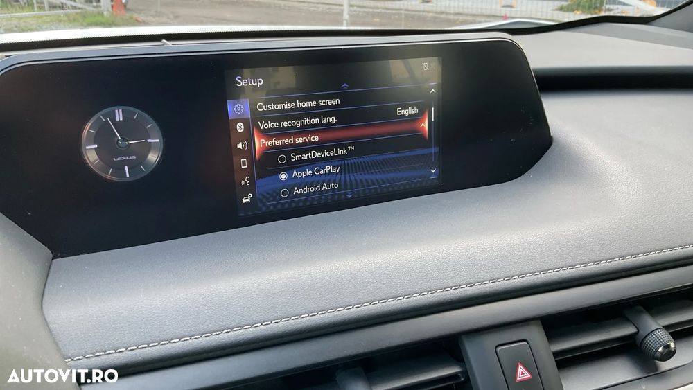 Lexus UX 250h FWD Business - 17