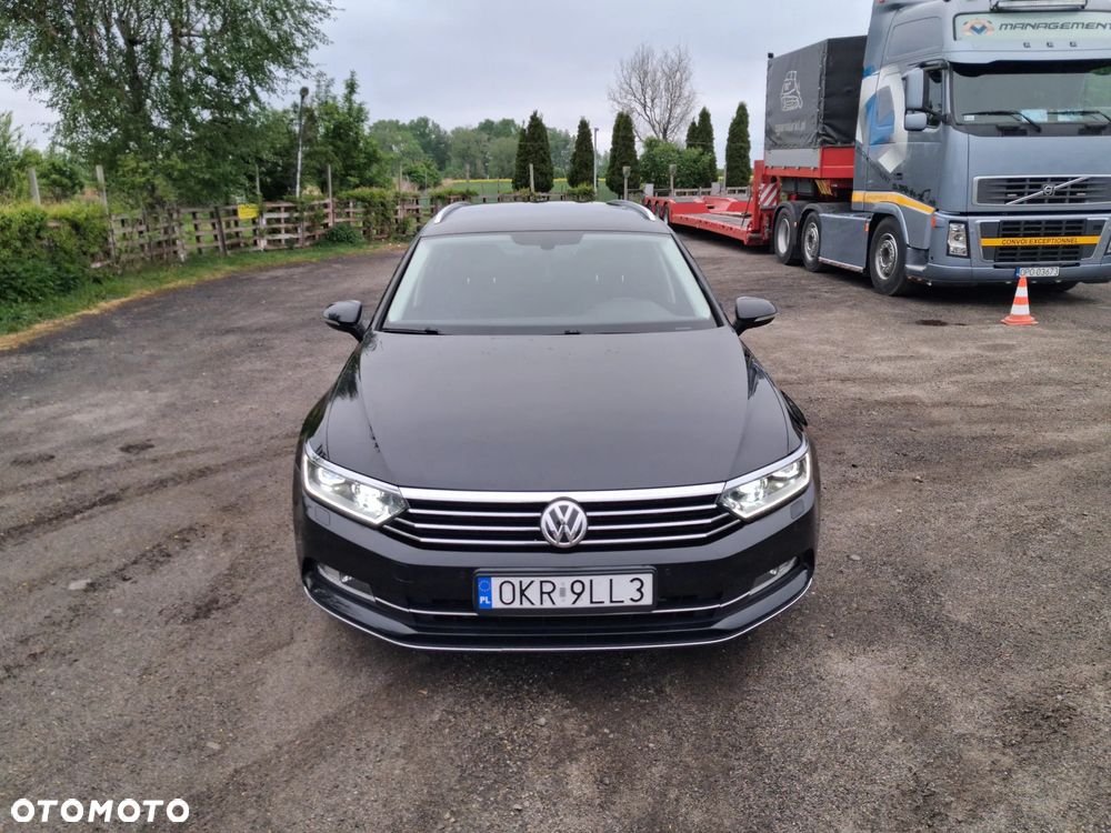 Volkswagen Passat 1.6 TDI SCR DSG Business - 4
