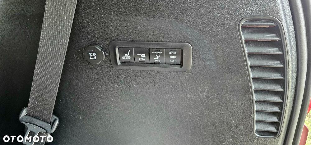 Chrysler Pacifica - 35