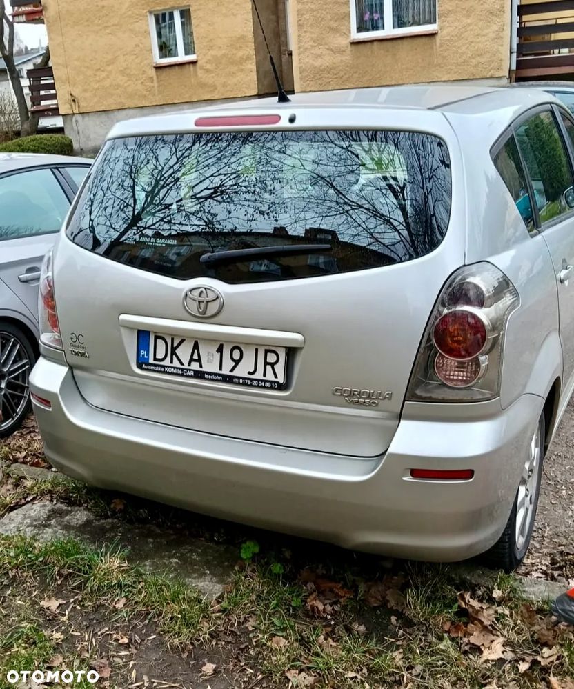 Toyota Corolla Verso - 3