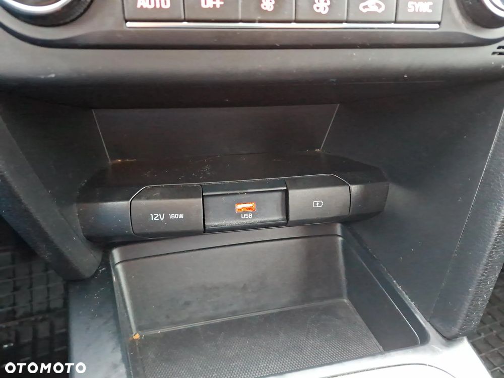 Kia Ceed 1.4 T-GDI M - 25