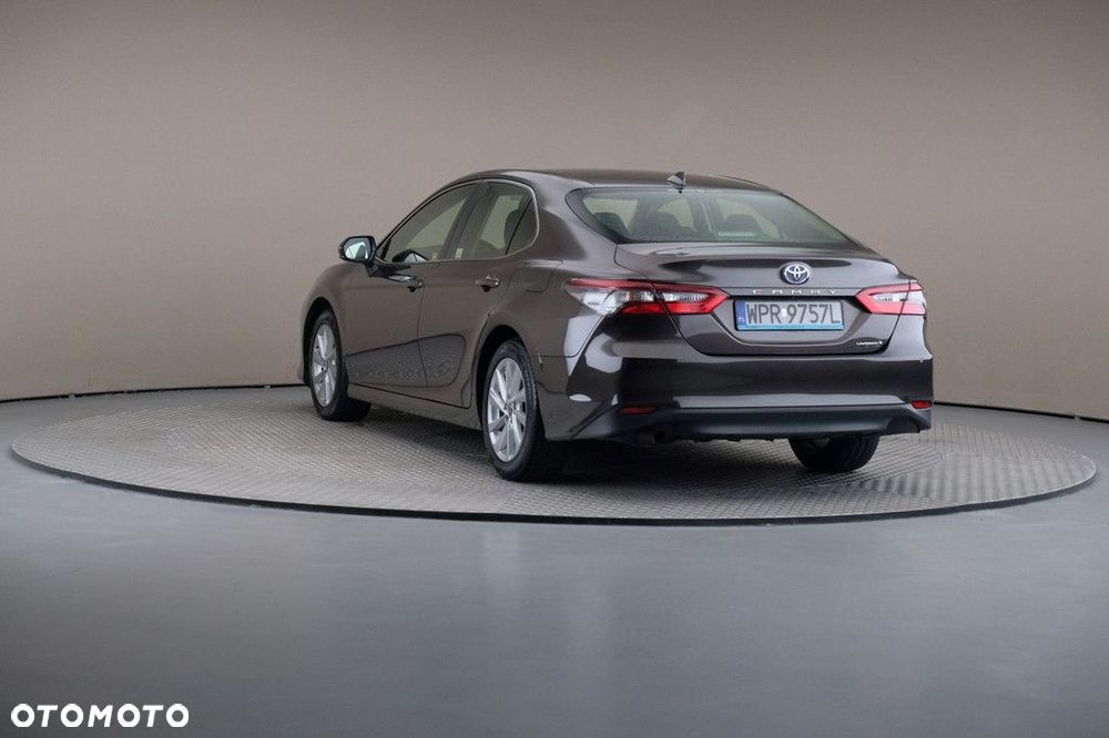 Toyota Camry 2023 photo 2