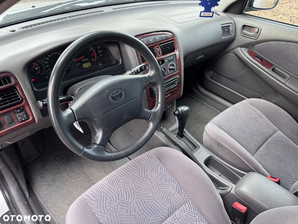 Toyota Avensis - 29