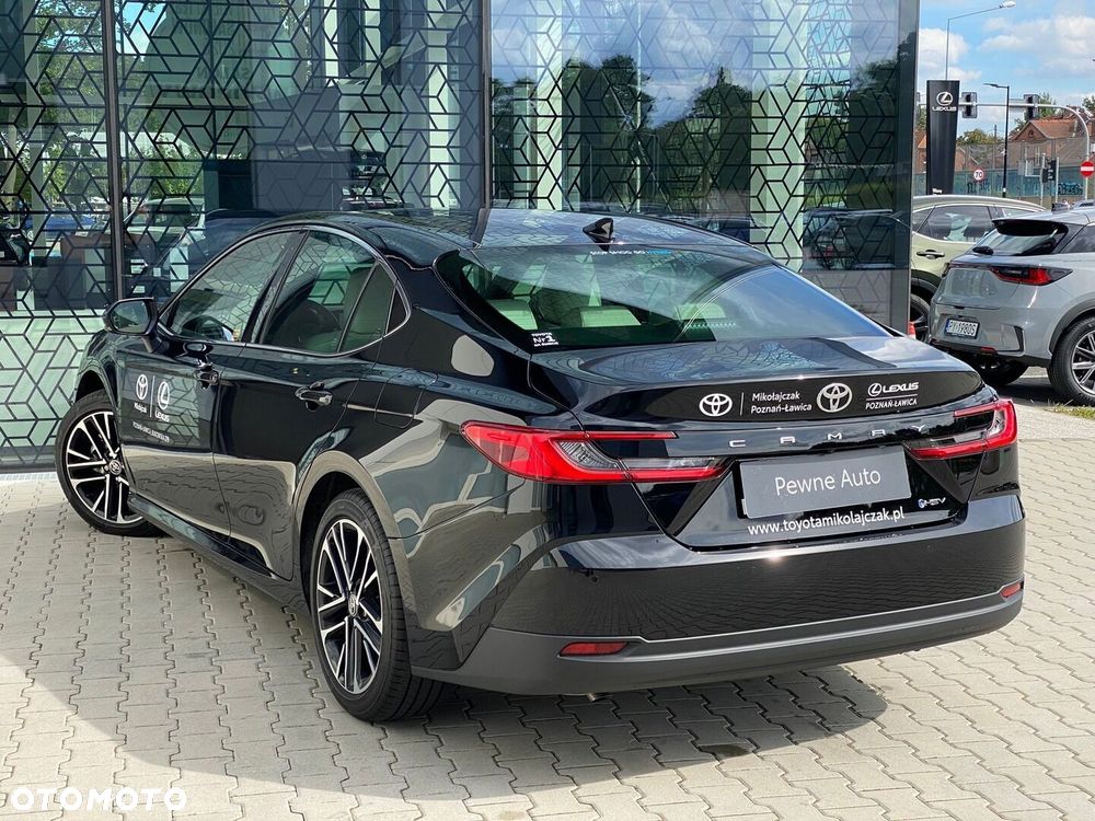 Toyota Camry - 11