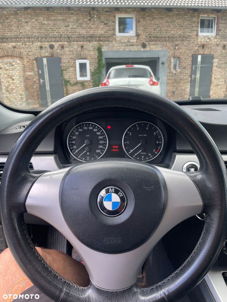 BMW Seria 3 320i - 13