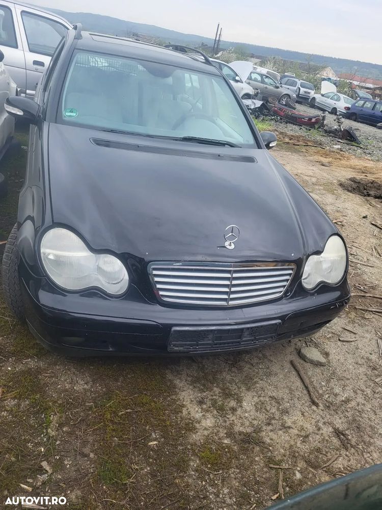 Vindem piese pentru Mercedes-Benz C180 Kompressor 2004 1,8 benzina 271.946 - 1