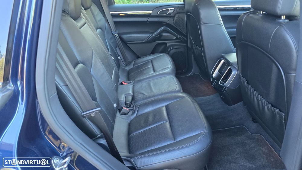 Porsche Cayenne Diesel Tiptronic S - 29