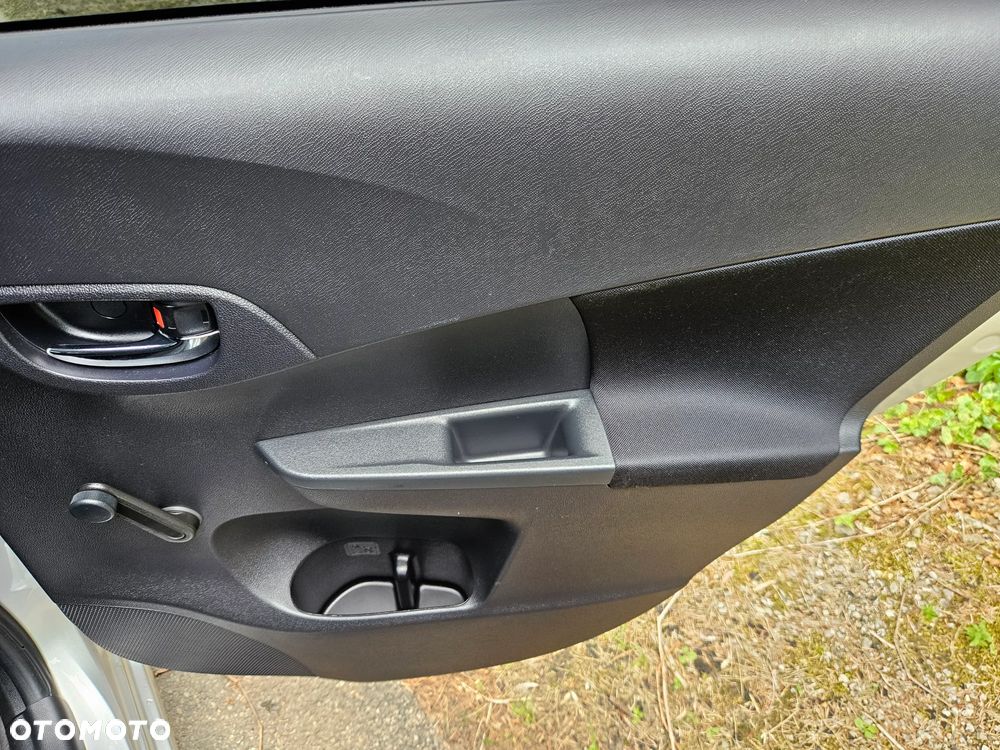 Toyota Verso S 1.33 VVT-i Multidrive Club - 33