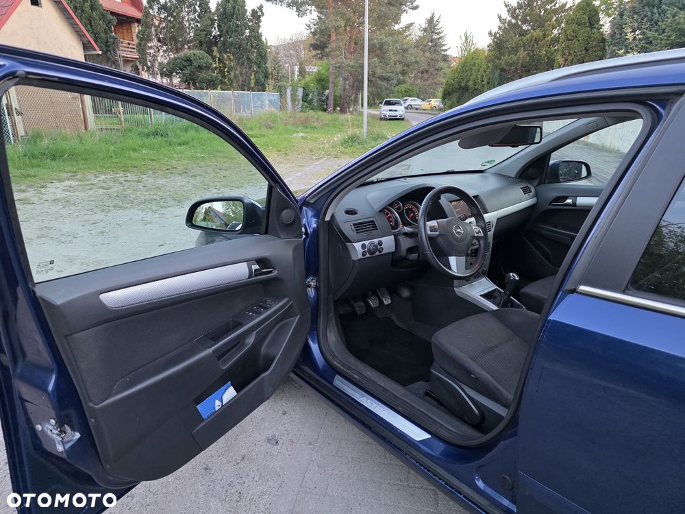 Opel Astra 1.8 Sport - 11