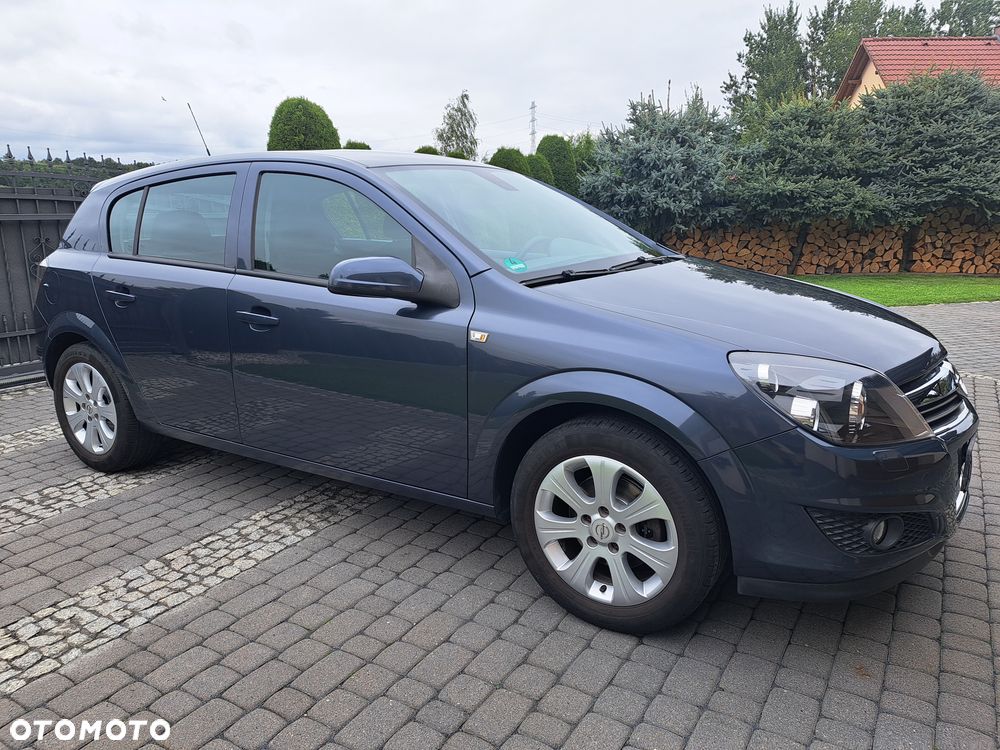 Opel Astra 1.6 Design Edition - 3