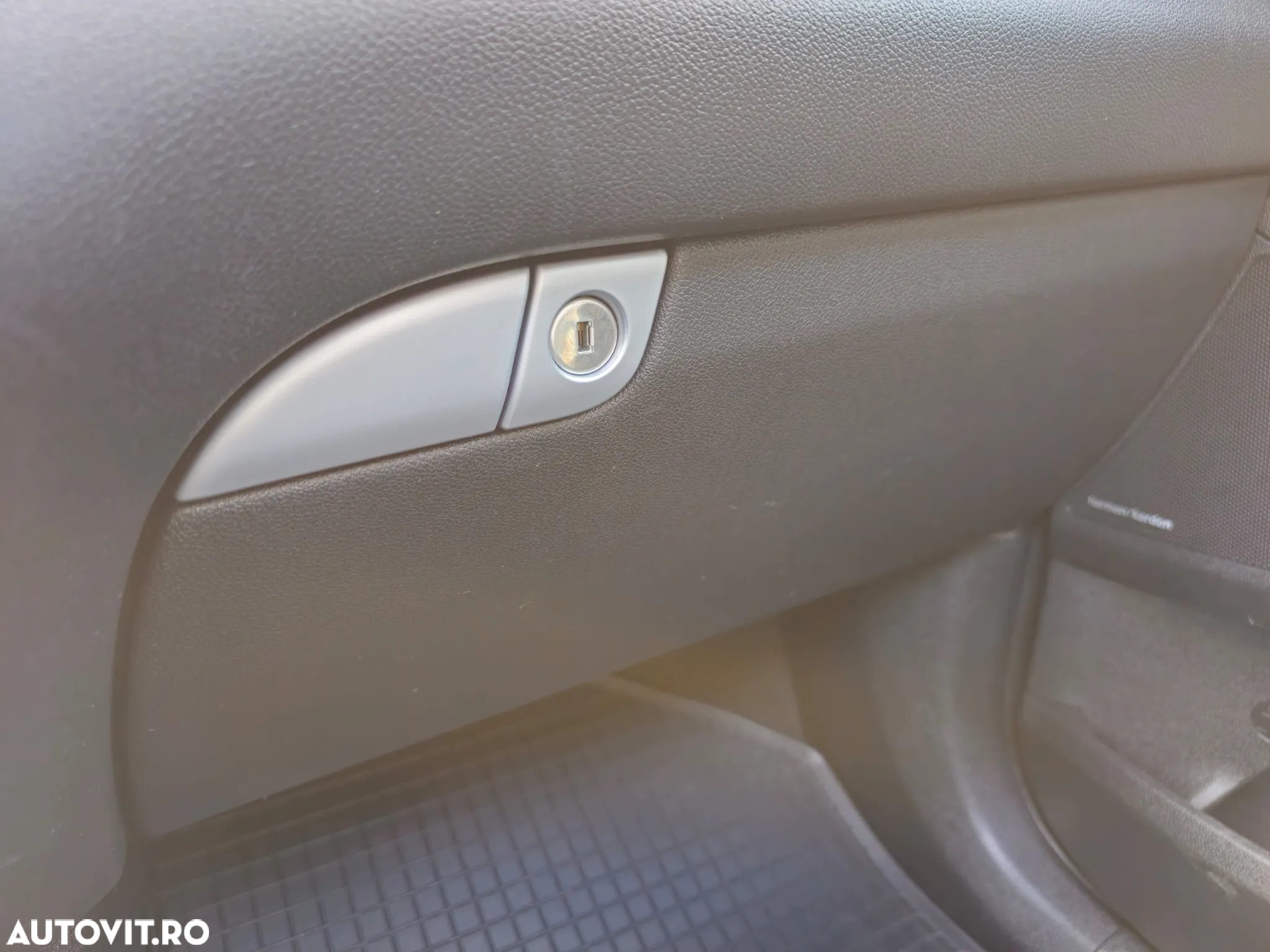 Kia Sorento - 25