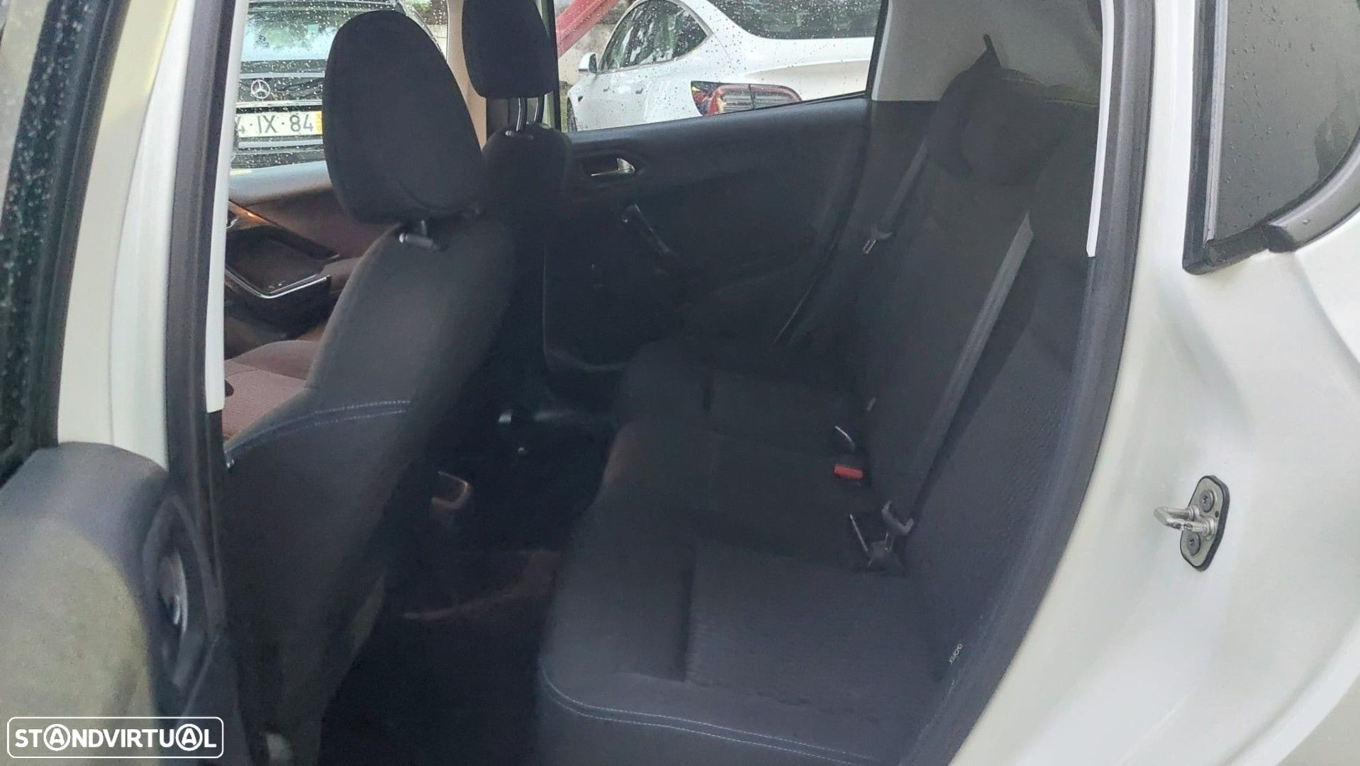 Peugeot 208 1.2 PureTech Signature - 13