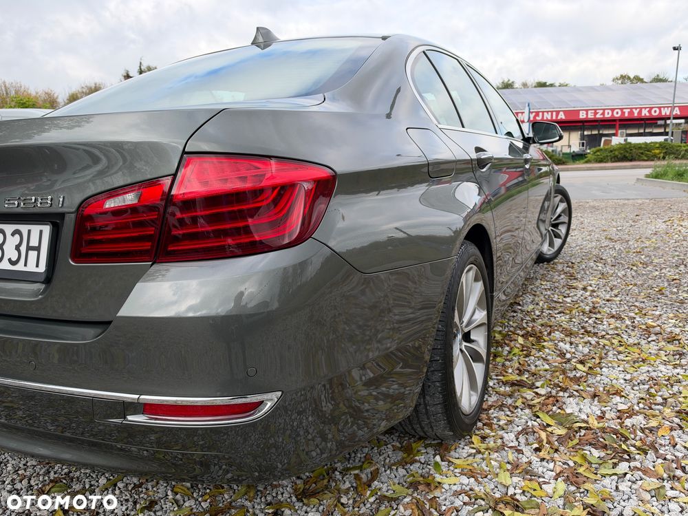 BMW Seria 5 528i xDrive Luxury Line - 20