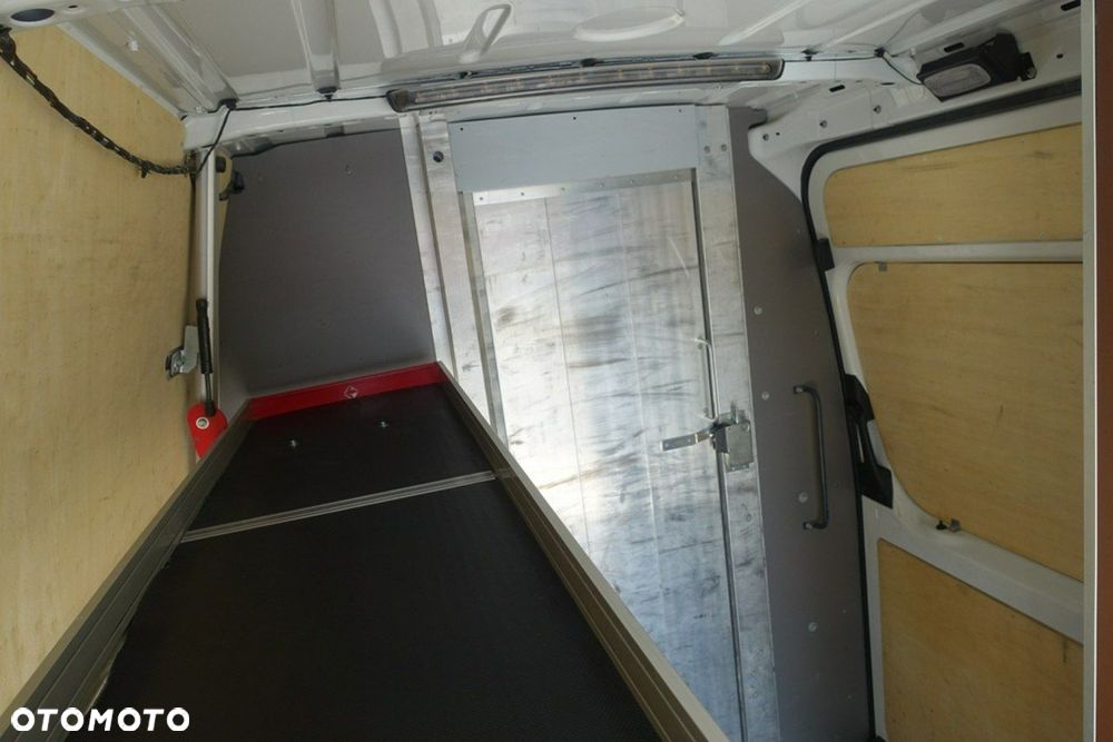 Mercedes-Benz Sprinter - 17