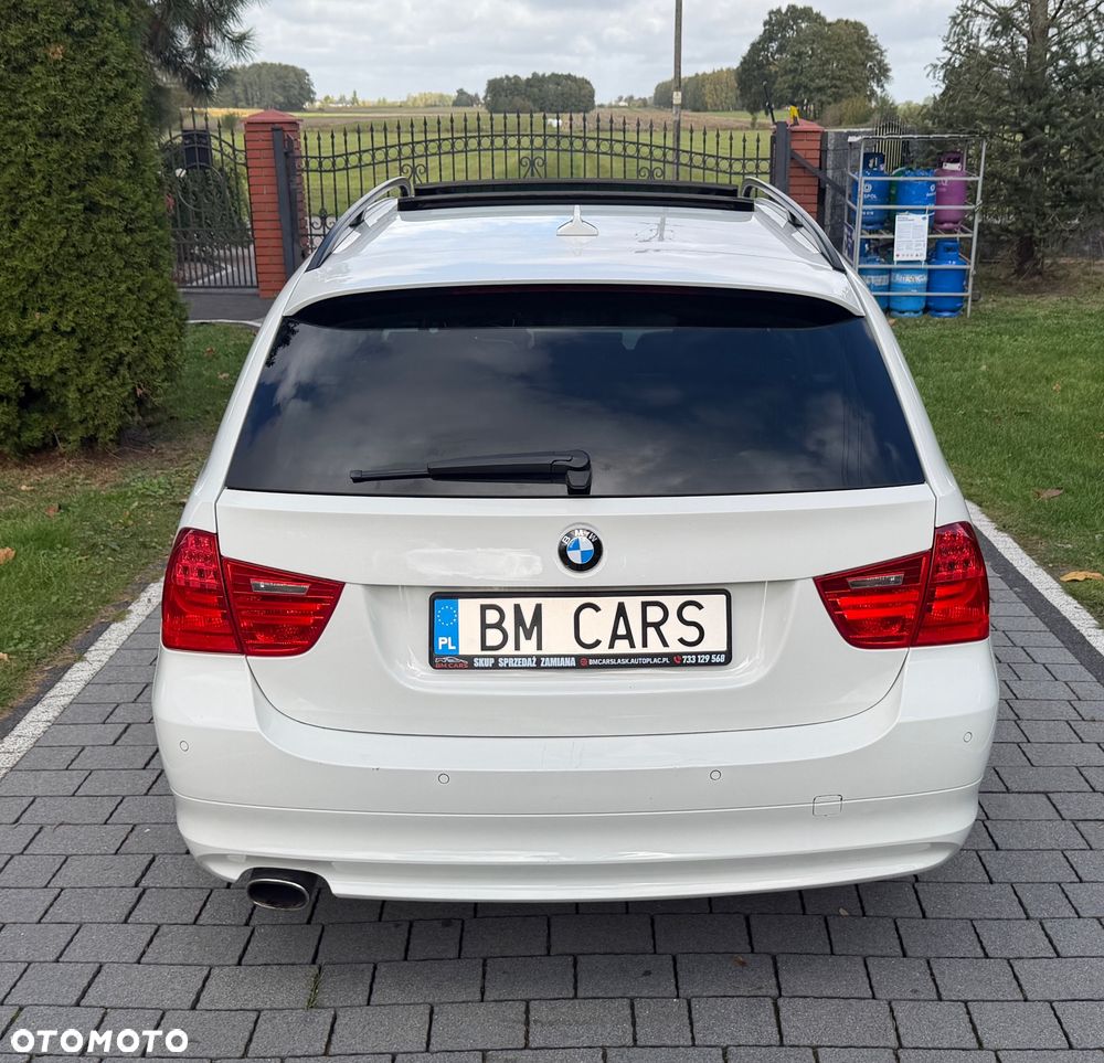 BMW 3 Series 2009 photo 4