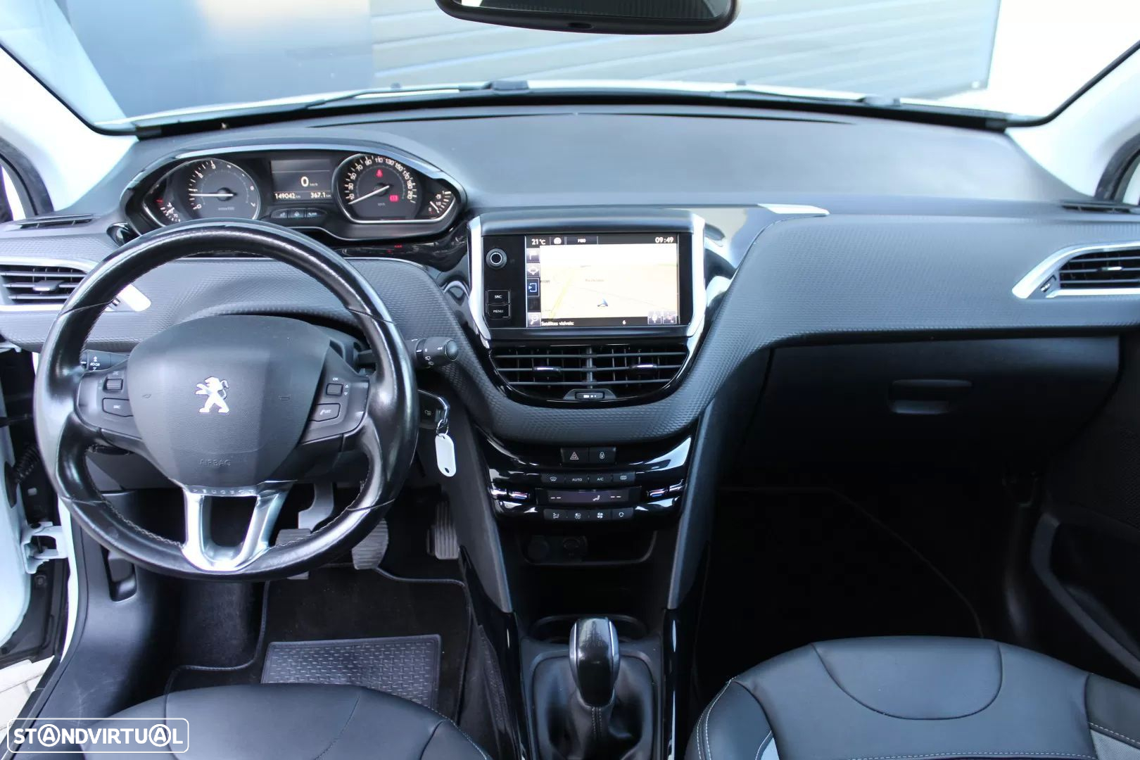 Peugeot 2008 1.2 PureTech Allure - 8