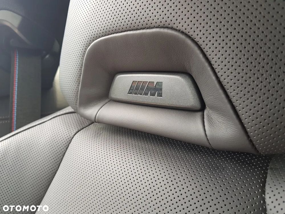 BMW Seria 8 - 17