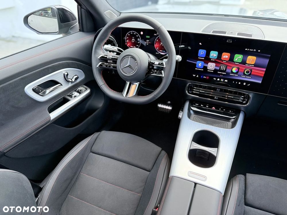 Mercedes-Benz GLB - 12