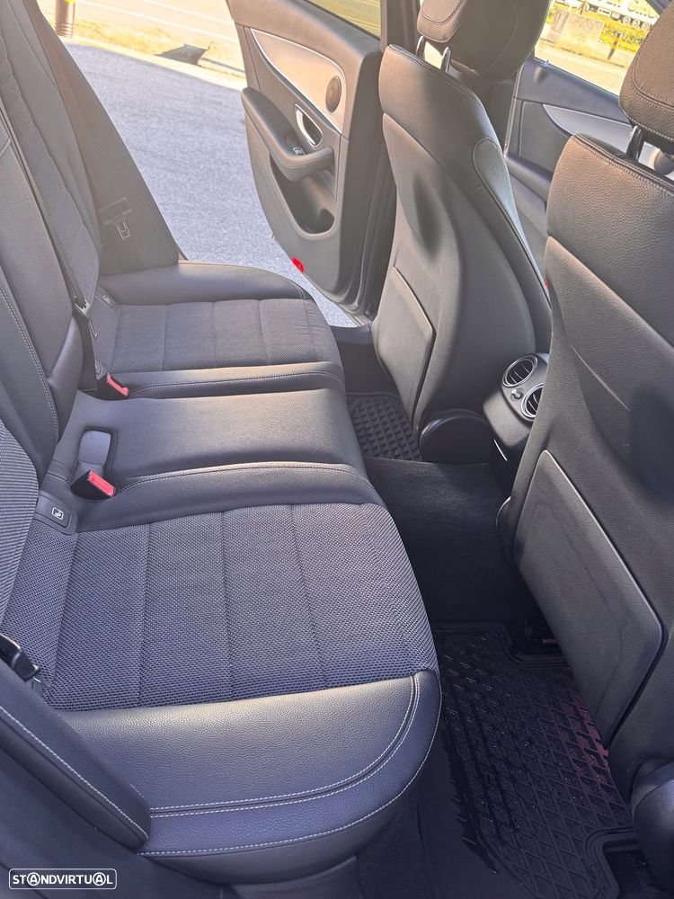 Mercedes-Benz 300 - 7