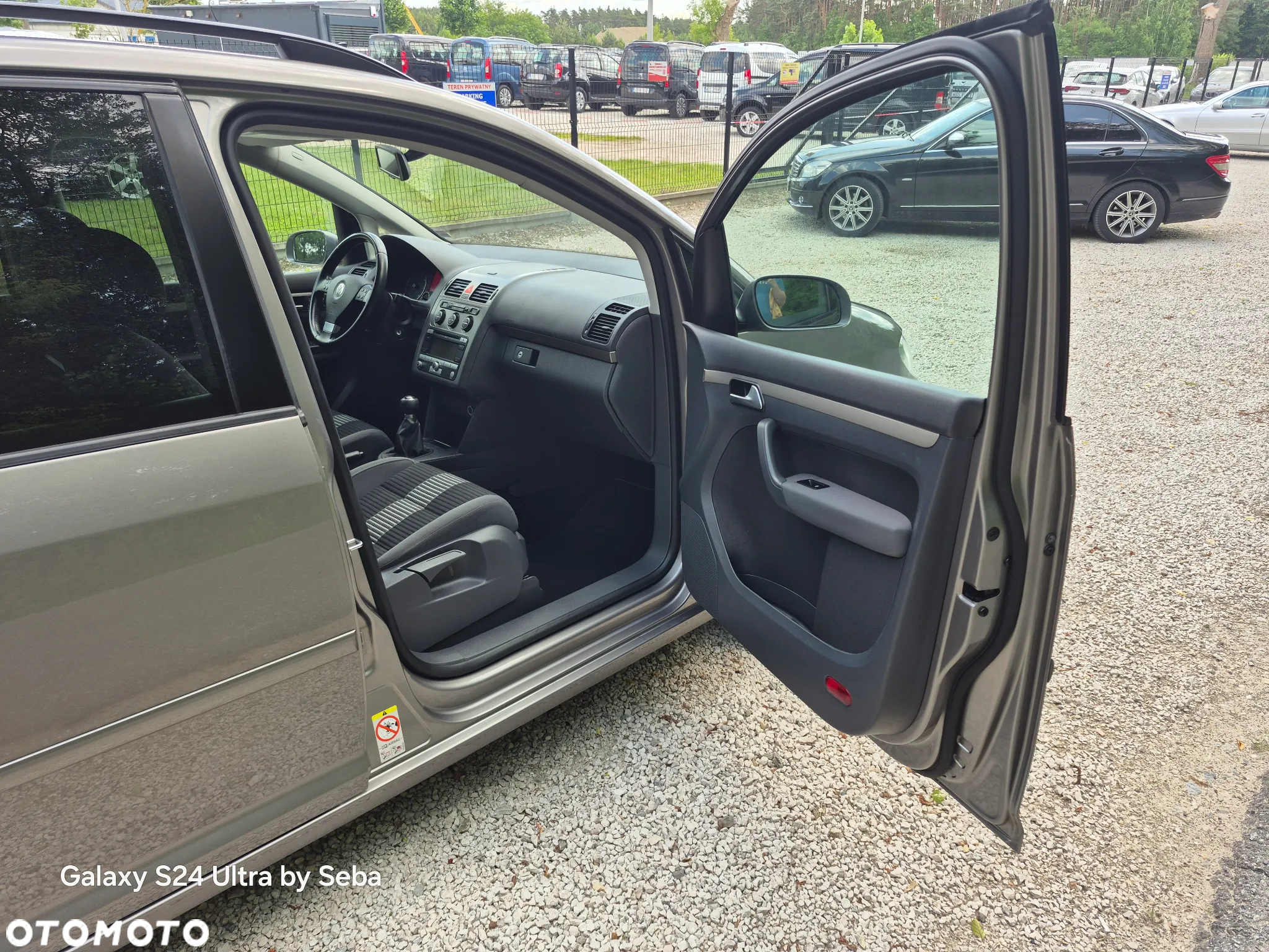 Volkswagen Touran 2.0 TDI Highline - 24