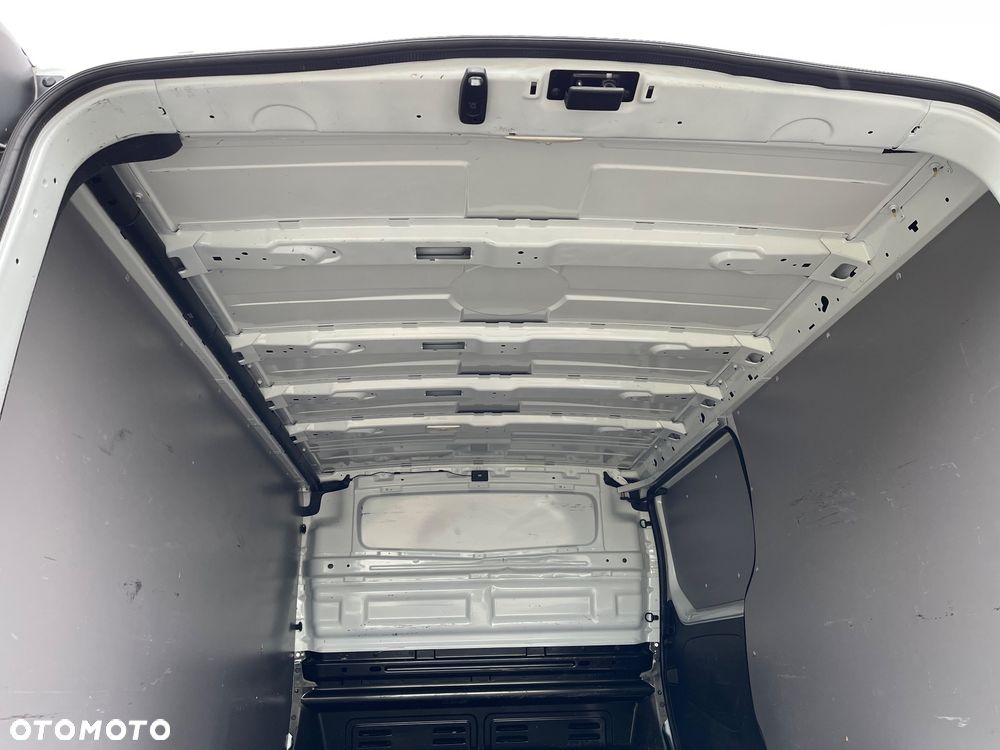 Renault Trafic - 22