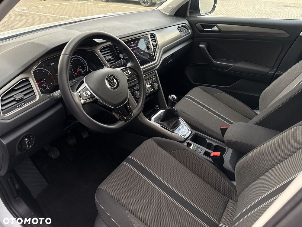 Volkswagen T-Roc - 12