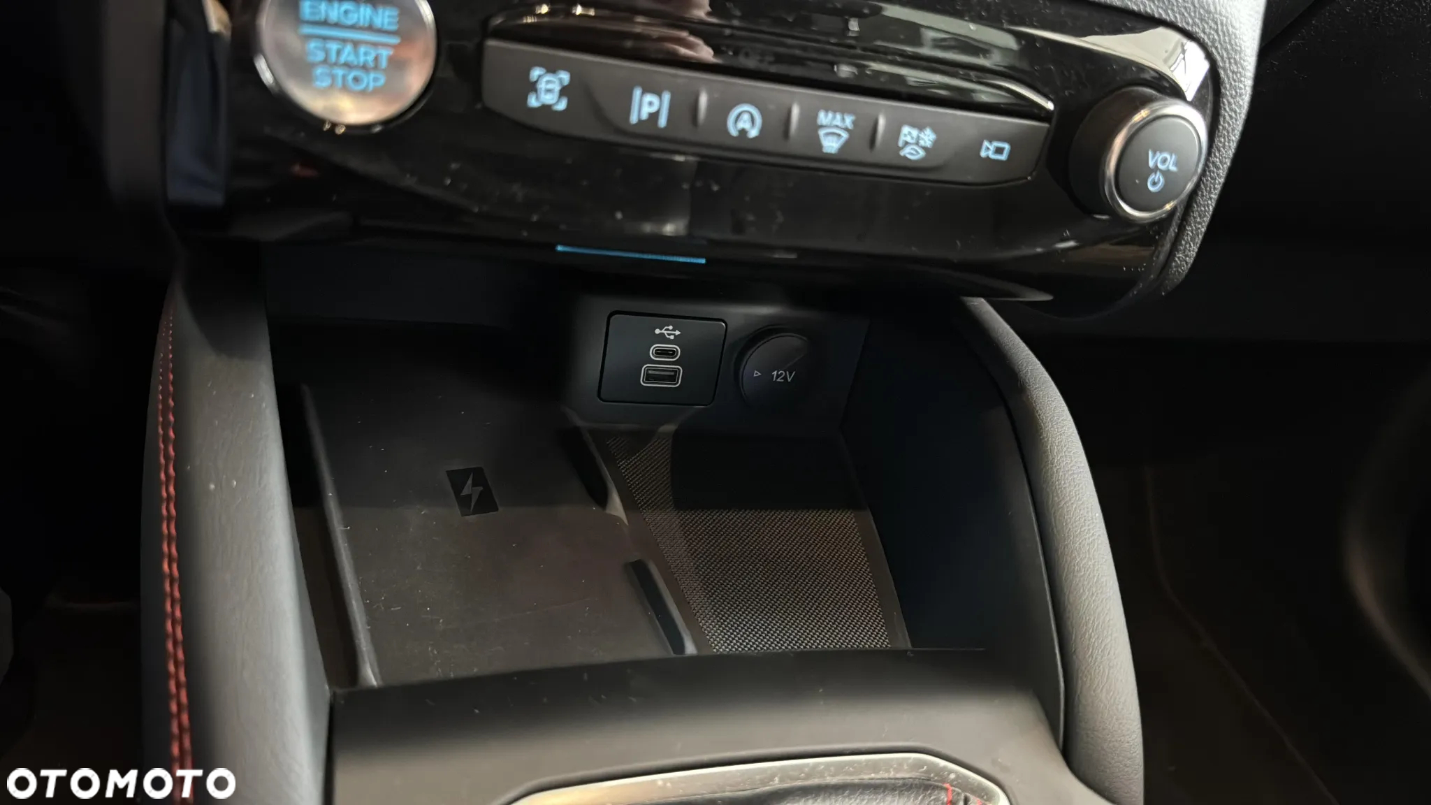 Ford Kuga 1.5 EcoBoost FWD ST-Line X - 23