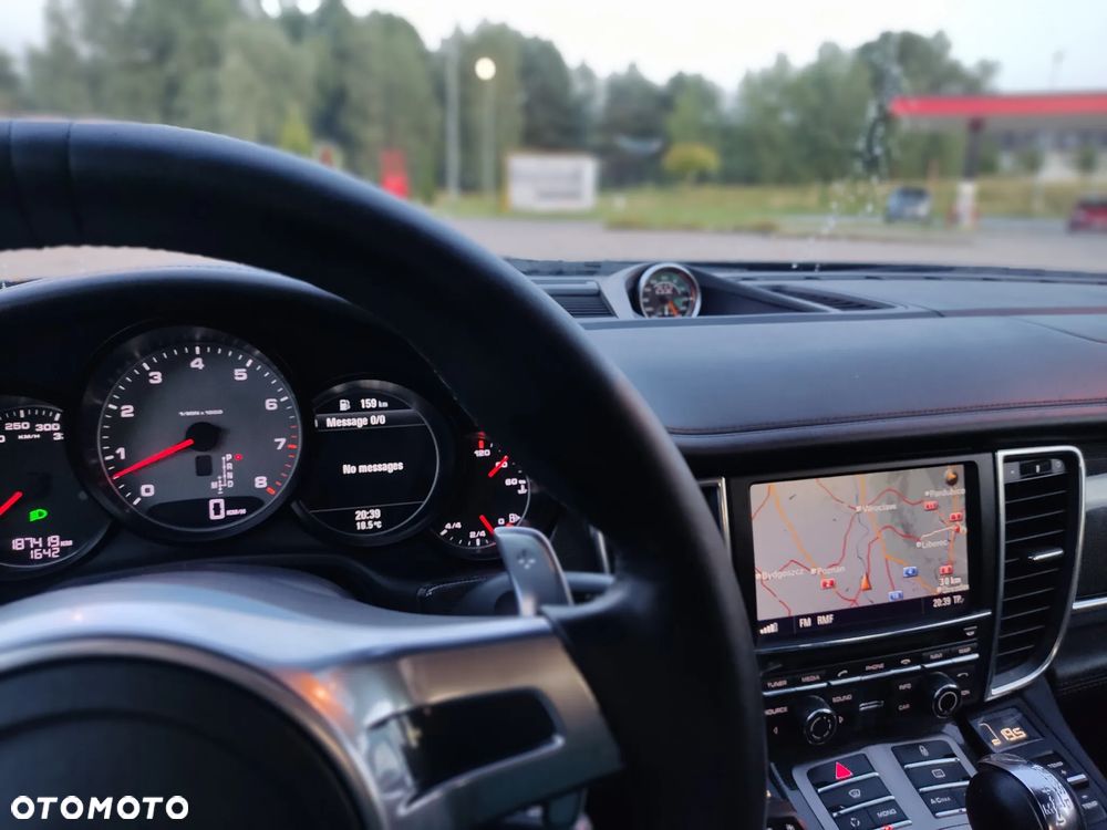 Porsche Panamera 4S PDK - 21