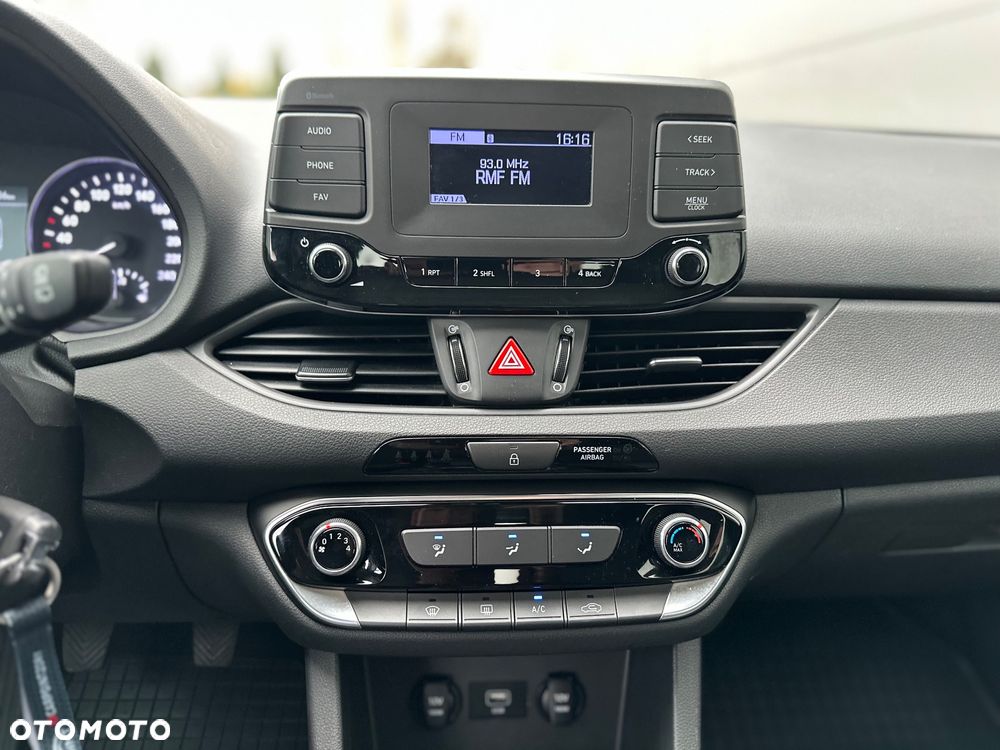 Hyundai i30 1.5 DPI Modern - 25