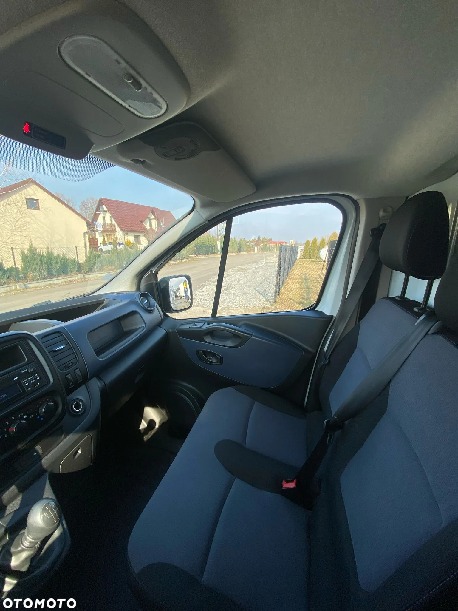 Opel Opel VIVARO / L2H1 / KLIMA / SPROWADZONY Z FRANCJI - 11