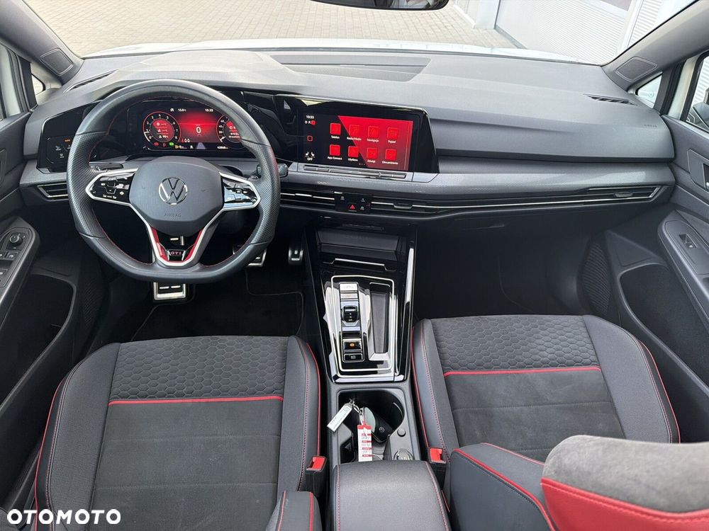 Volkswagen Golf - 22