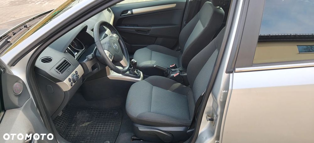 Opel Astra 1.9 CDTI Cosmo - 8