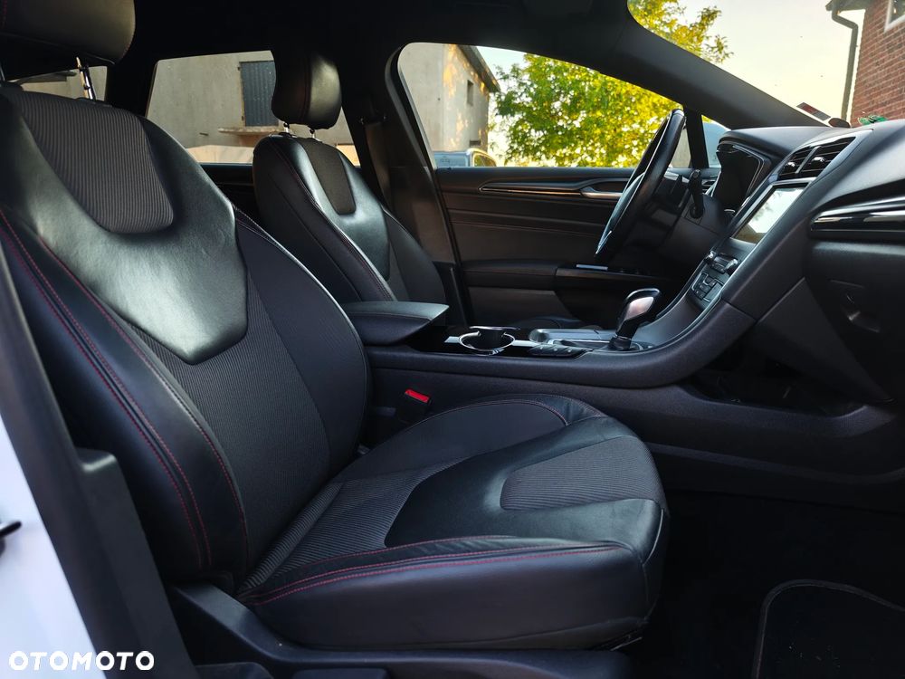 Ford Mondeo 2.0 TDCi ST-Line PowerShift - 32