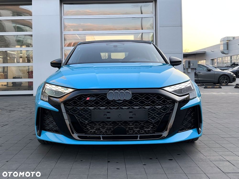 Audi RS3 Limousine - 5