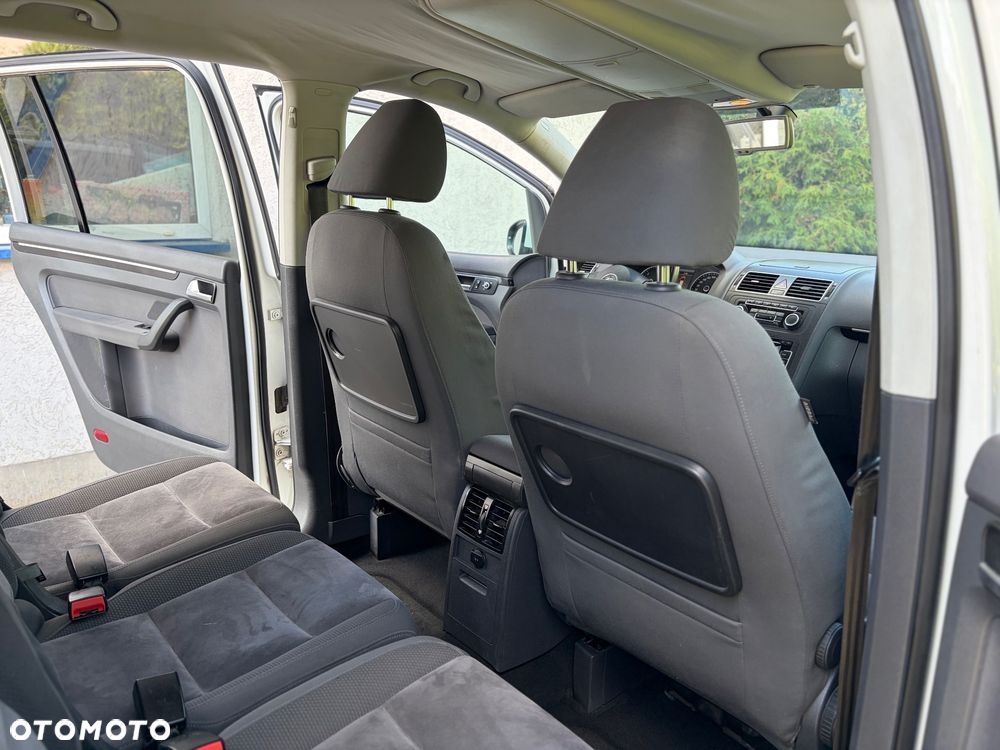 Volkswagen Touran - 21