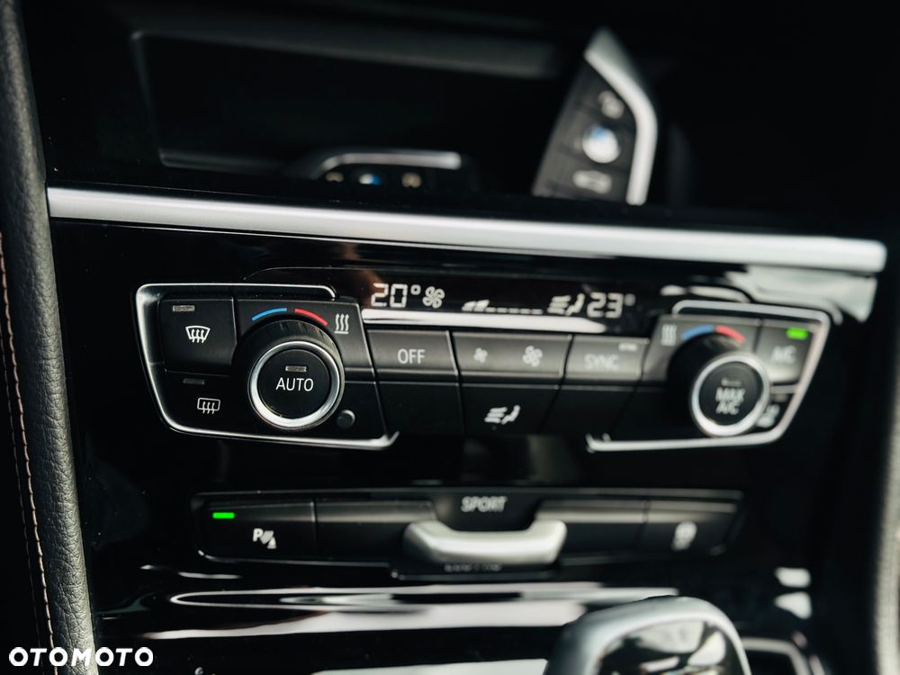 BMW Seria 2 218d Sport-Aut Luxury Line - 26