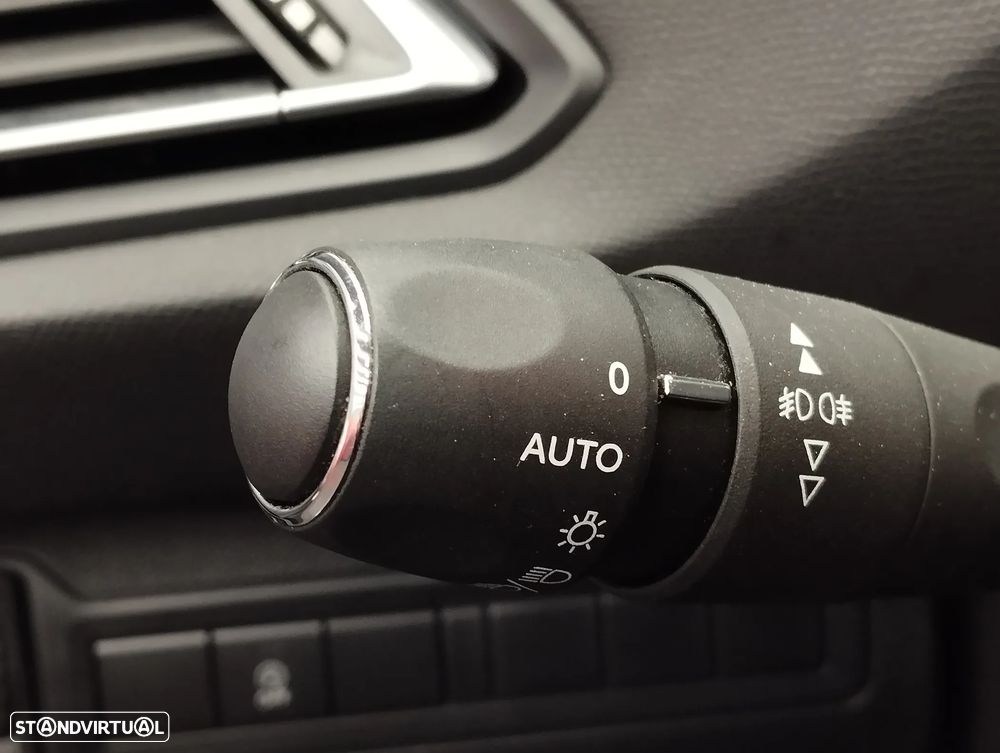 Peugeot 308 SW 1.5 BlueHDi Style - 21