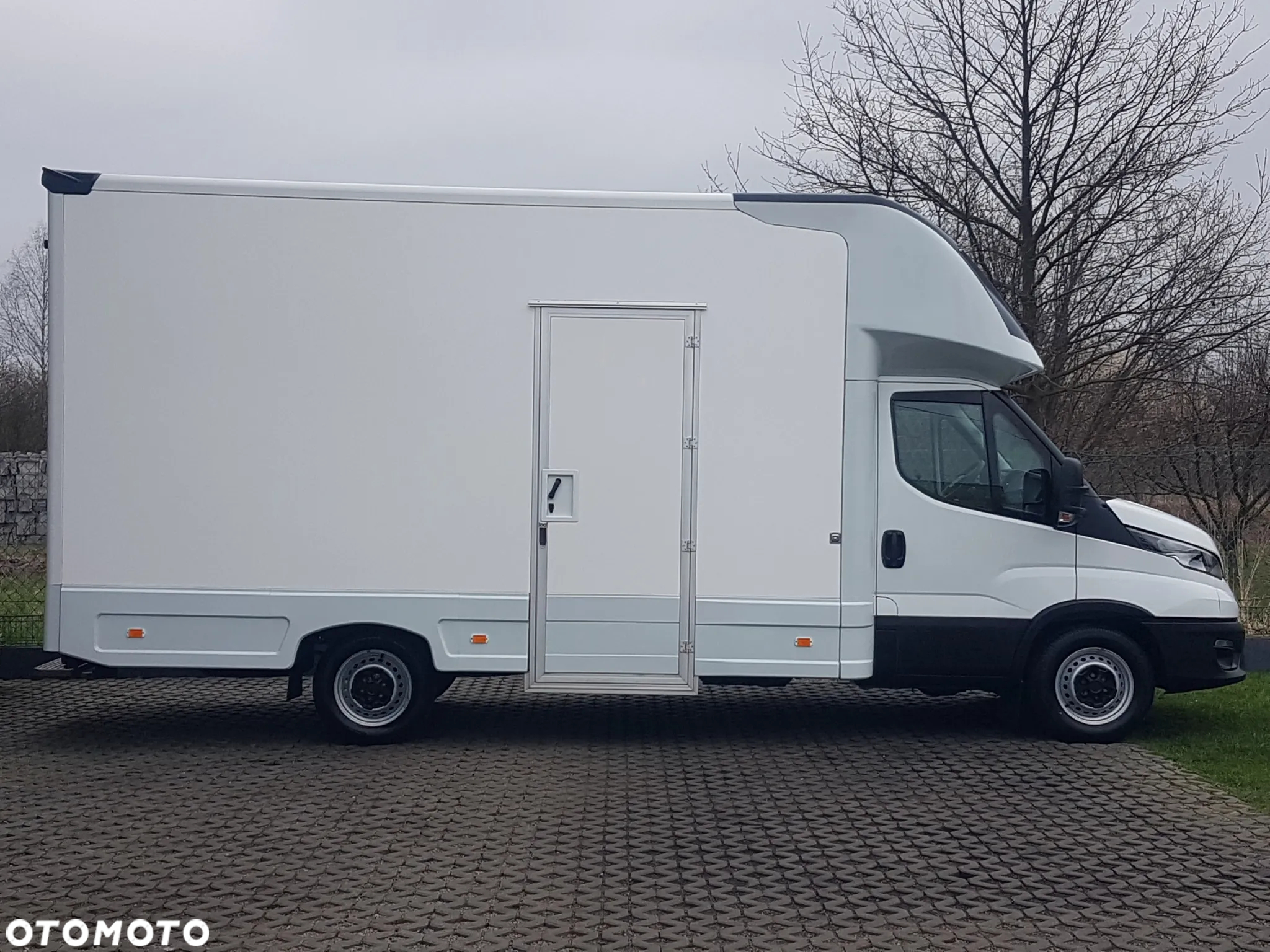 Iveco DAILY KONTENER NISKOPODŁOGOWY 4,43x2,23x2,42 SKLEP BAR FOODTRUCK KAMPER KLIMA - 12