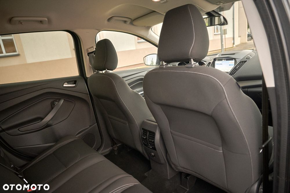 Ford Kuga 1.5 EcoBoost 2x4 Titanium - 25