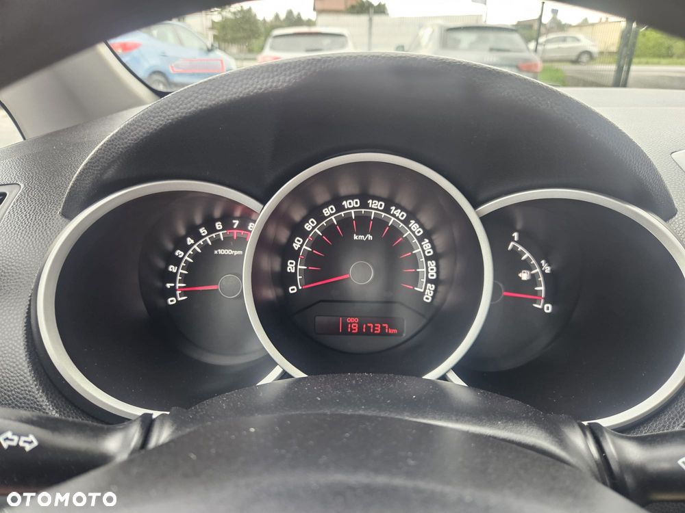 Kia Venga 1.4 CVVT Vision - 20
