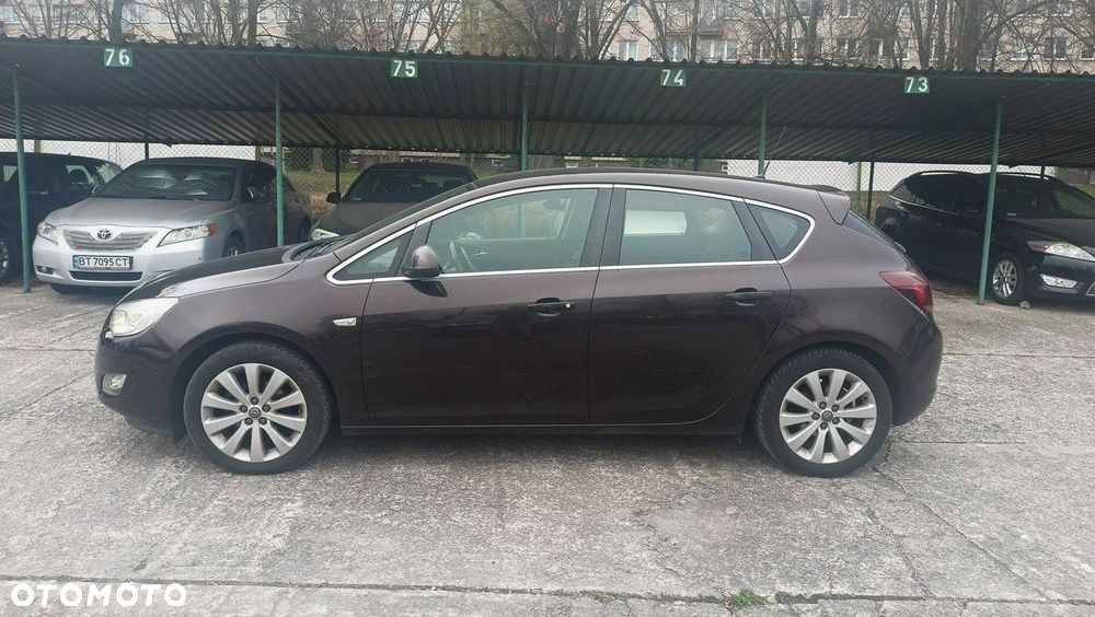 Opel Astra 1.4 T Executive - 10