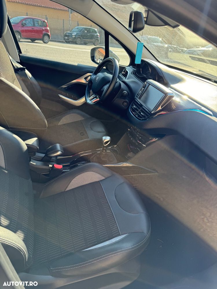 Peugeot 2008 1.2 PureTech Turbo S&S Allure - 25