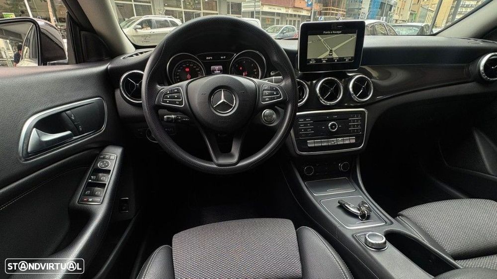Mercedes-Benz CLA 180 - 12