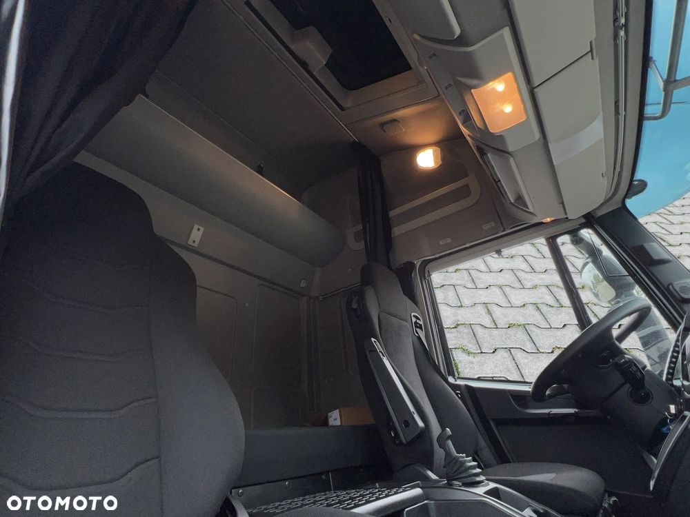 Iveco ML180E32/P Zabudowa Międzynarodowa 22EP + Winda Slider 1500 kg - 21