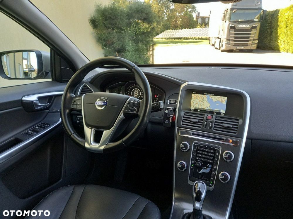 Volvo XC 60 D3 Geartronic Momentum - 29