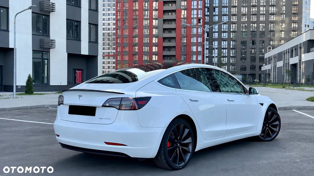 Tesla Model 3 - 6