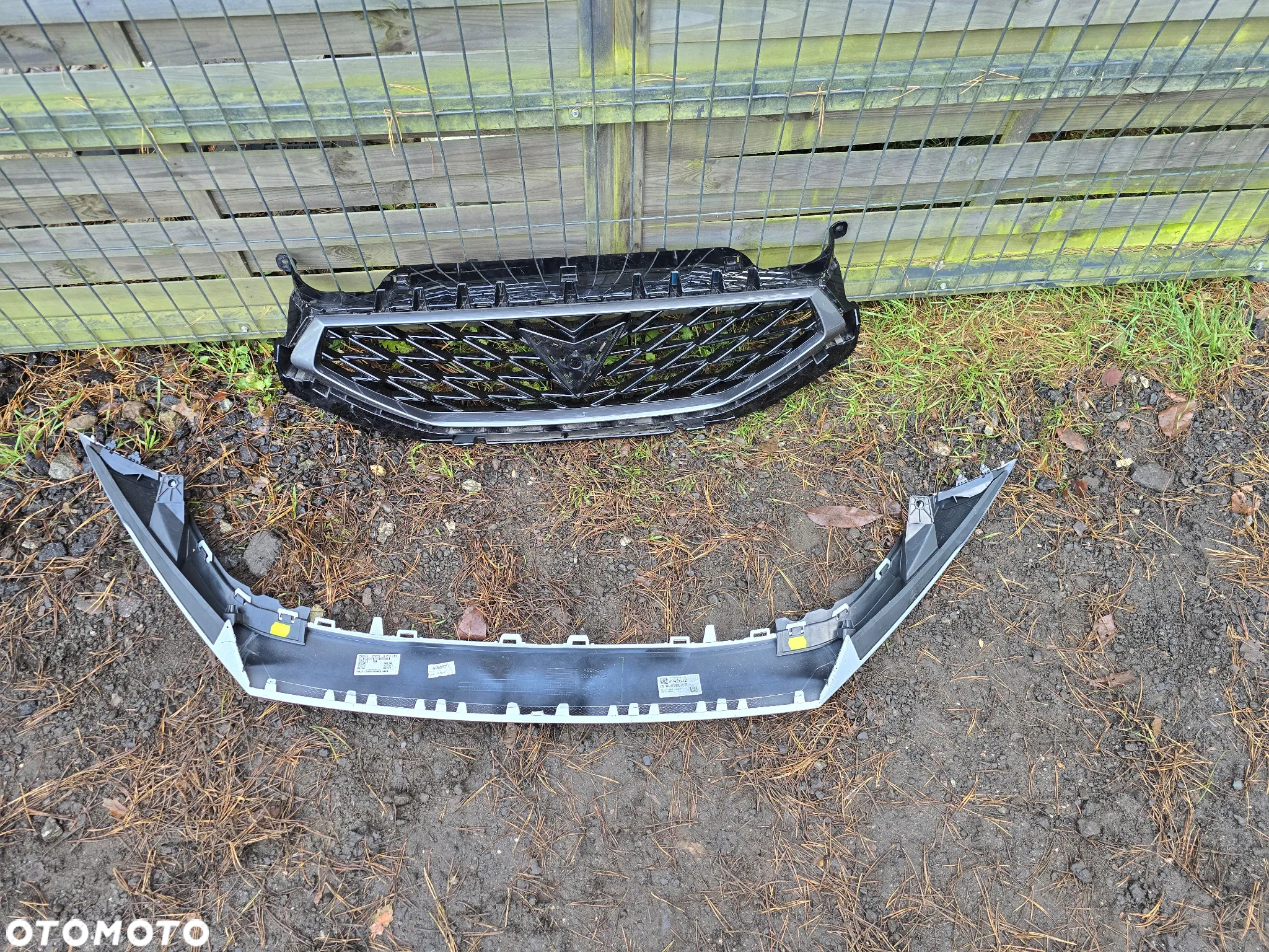 Leon IV 5fa cupra grill blenda nosek - 2