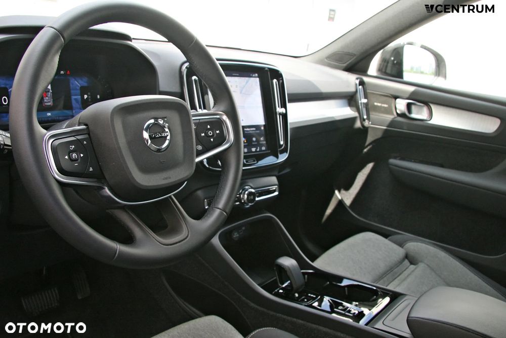Volvo XC 40 B3 Plus Dark - 14