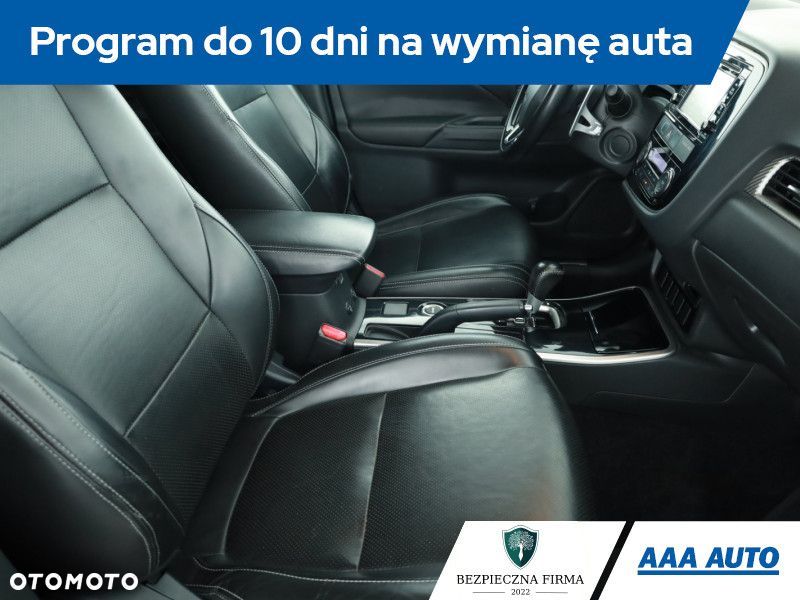 Mitsubishi Outlander - 9