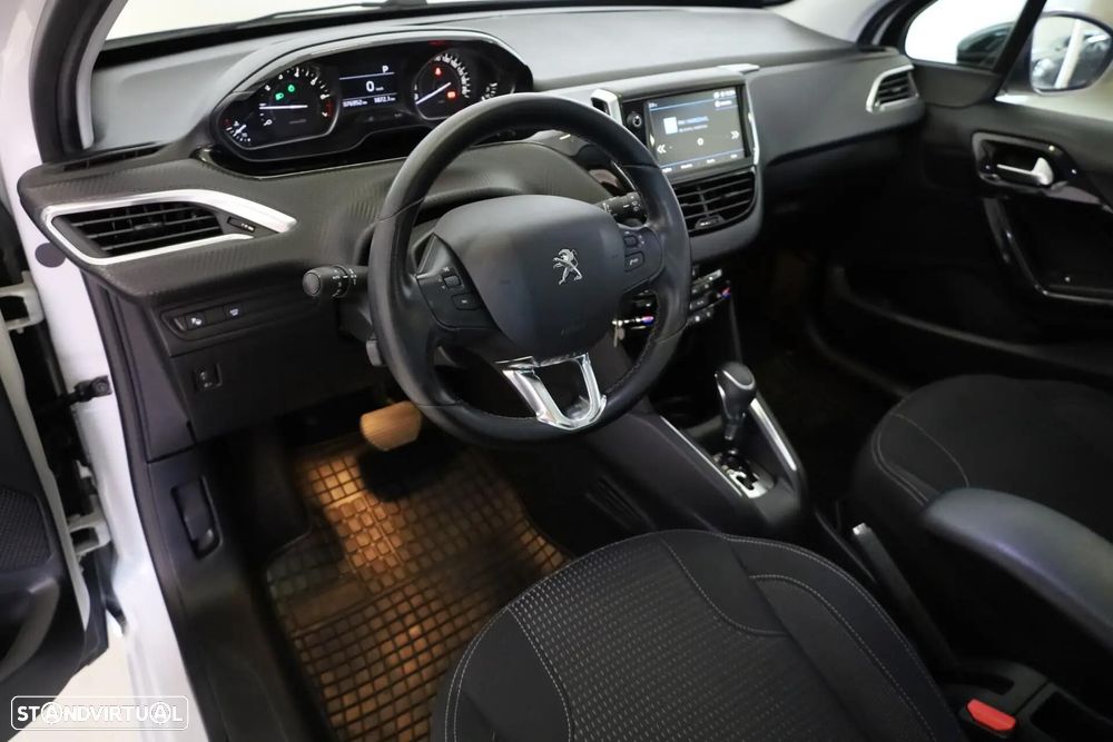Peugeot 208 1.2 PureTech Allure EAT6 - 21